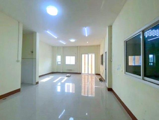 ติดถนนเอกชัย 1,202ตร.มให้เช่าโกดัง โรงงาน รร. ทานตะวันไตรภาษา สมุทรสาคร .302ตร.วา. 3 นอน ตลาดนัดโพธิ์แจ้ 1.5 กม. สนามกอล 6