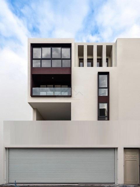 ขายโฮมออฟฟิศ 5 ชั้น 1,000 ตร.ม. พร้อมลิฟต์ ย่านสุขุมวิท - บางนา ใกล้ BTS ปุณณวิถี 1