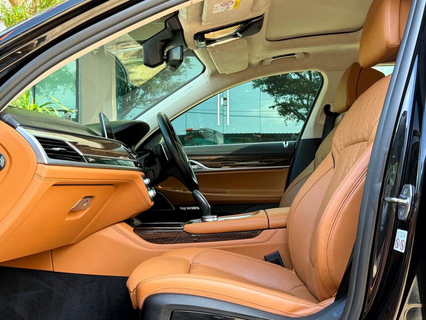 2019 BMW SERIES 7 PURE EXCELLENCE รถมือเดียวออกป้ายแดง รถวิ่งน้อย เข้าศูนย์ตามระยะ รถไม่เคยมีอุบัติเหตุครับ 12