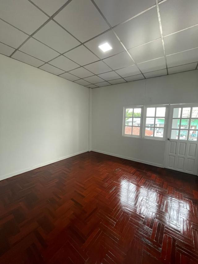ขายทาวน์เฮ้าส์ 2 ชั้น เนื้อที่ 16 ตรว.  ถนนรามคำแหง 118 แยก 42-2  10
