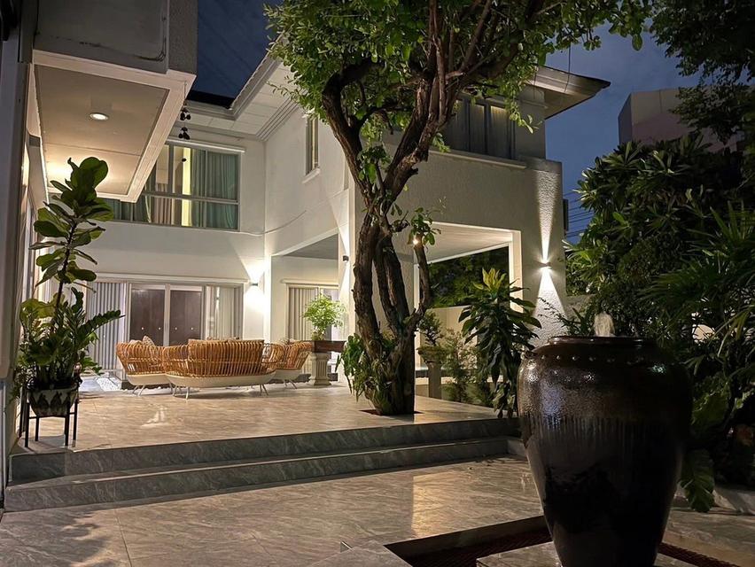 บ้านเดี่ยวโนเบิลทาราพัฒนาการ 5 ห้องนอน 134 sq.wa พื้นที่ใช้สอย 550 sq.m สระว่ายน้ำส่วนตัว 1