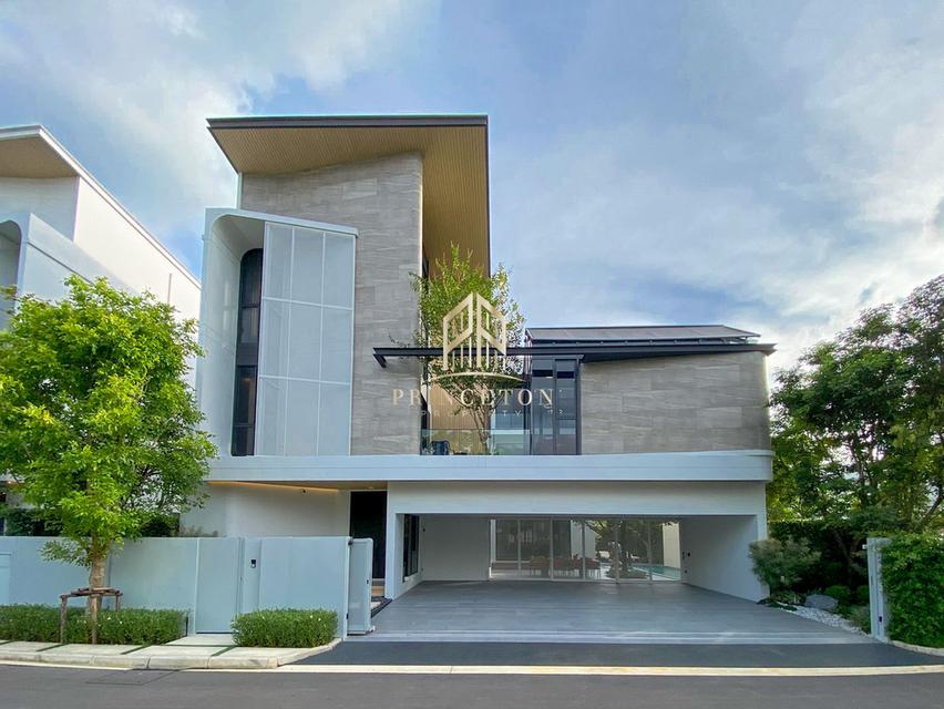 VIVE New Krungthep Kreetha 3-Storey Modern Show Home 2