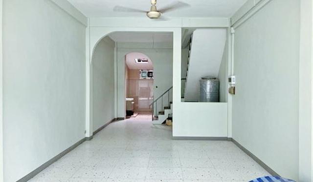 ม.เกริก รามอินทรา กม.2 รามอินทรา11-17 ให้เช่าอาคารพาณิชย์ 3 ชั้น เซ็นทรัล รามอินทรา 1.7 กม.รีโนเวทใหม่ทั้งหลัง 18 ตร.วา. 2