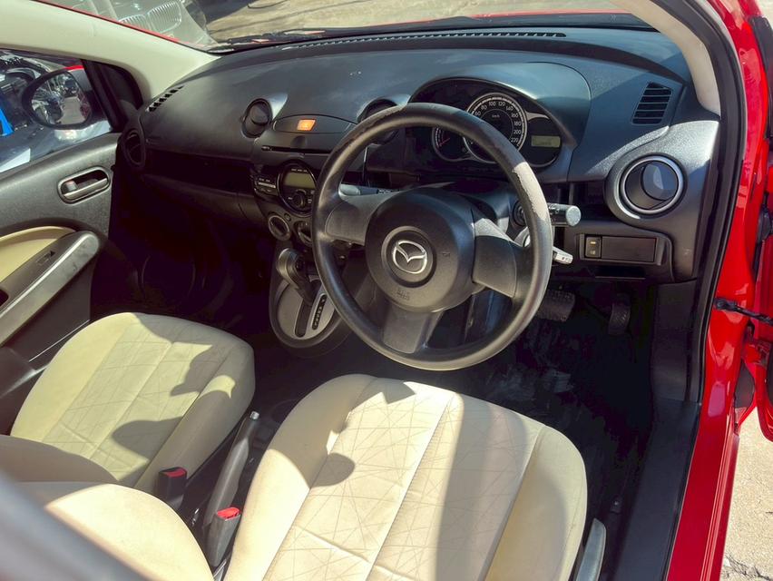 Mazda 2 2012 ออโต้ สีแดง รูปที่ 13