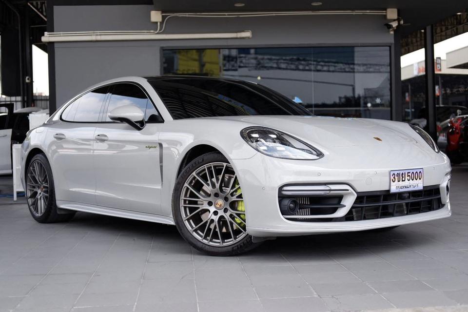 Porsche Panamera 4 E-Hybrid Platinum Edition