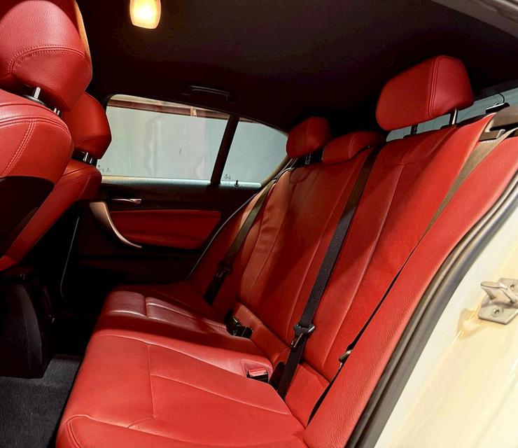 BMW 118i M-Sport LCI (F20) ปี 2016 รูปที่ 11