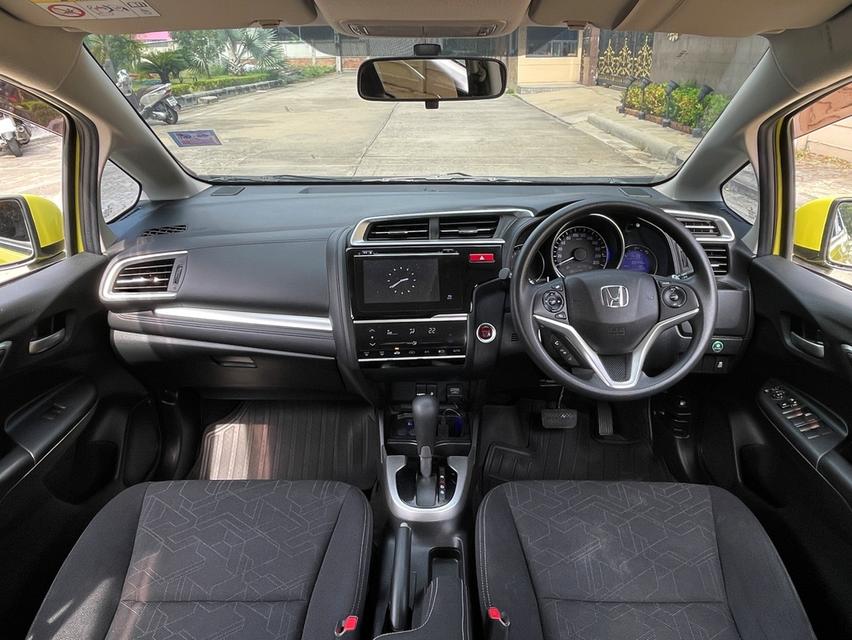 HONDA JAZZ GK 1.5 SV ปี 2014 เกียร์AUTO สภาพนางฟ้า