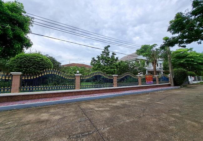 ขายที่ดิน ในหมู่บ้านนันทวัน รามอินทรา-วัชรพล เนื้อที่ 137 ตร.ว. แปลงสวย ราคาต่อรองได้ 4
