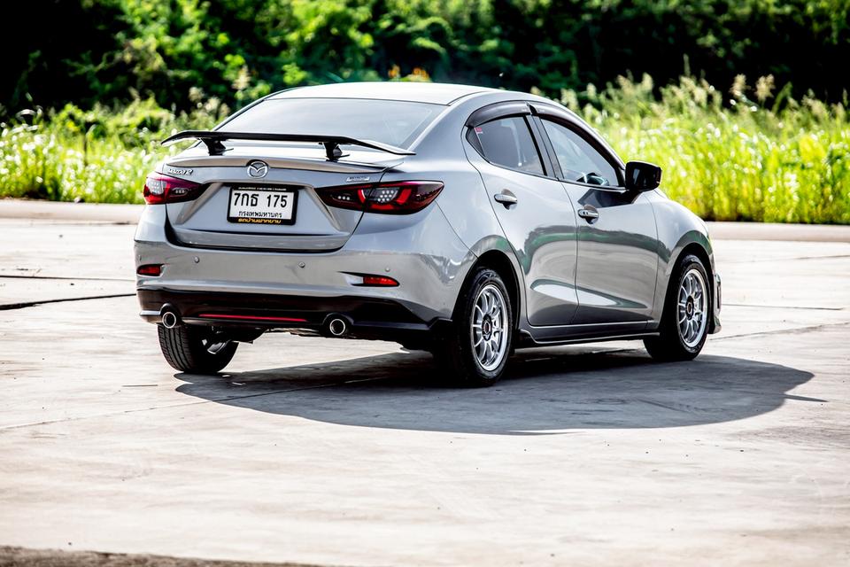 Mazda2 1.3 High Connect Sedan Skyactiv ปี 2018 สีเทา
