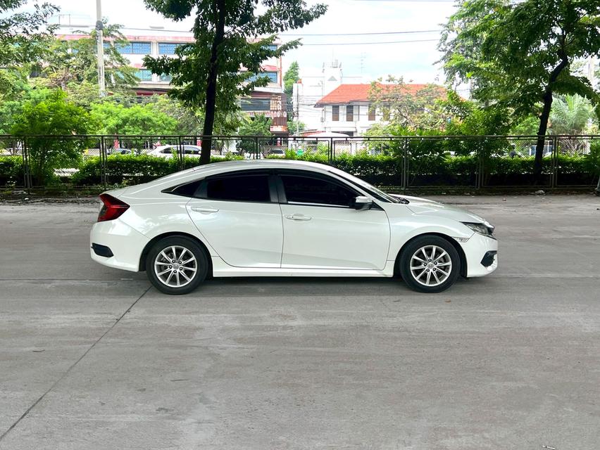 ขายรถ Honda Civic FC 1.8 ปี 2017 สีขาว เกียร์ออโต้ 8