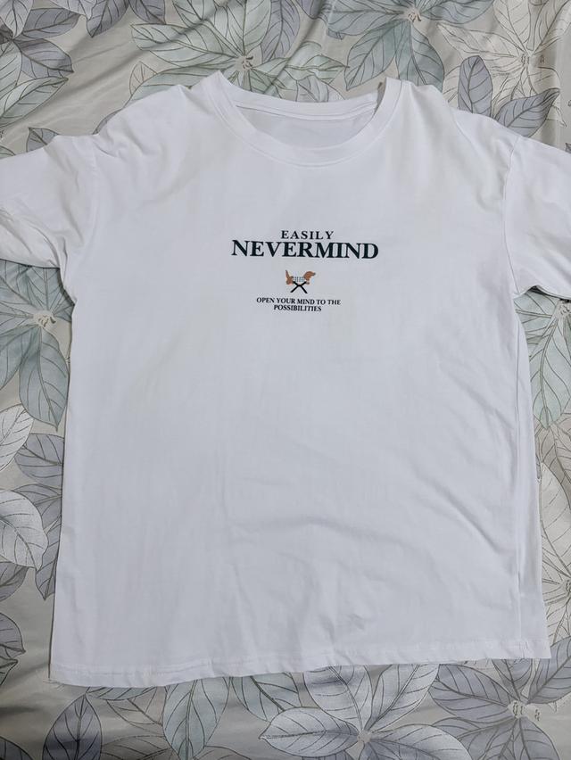 เสื้อยืดมือ2 สภาพดี ใส่ไป1 ครั้งค่ะ