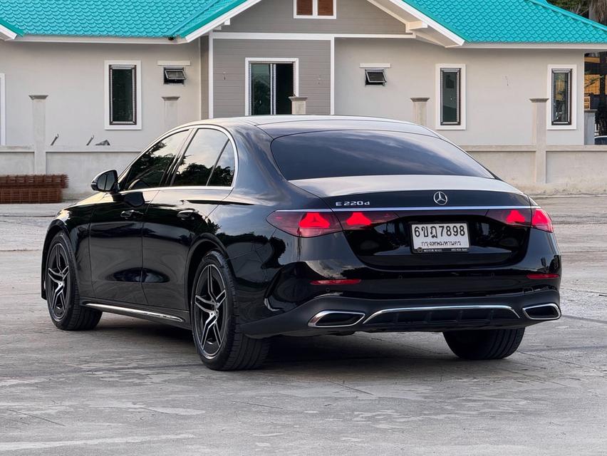 Mercedes-Benz E220d AMG Lineปี 2024 สีดำ เลขไมล์ 30,000 กม.💰ราคา 2,750,000 บาท📍Warranty: หมด 30/08/2027 รูปที่ 6