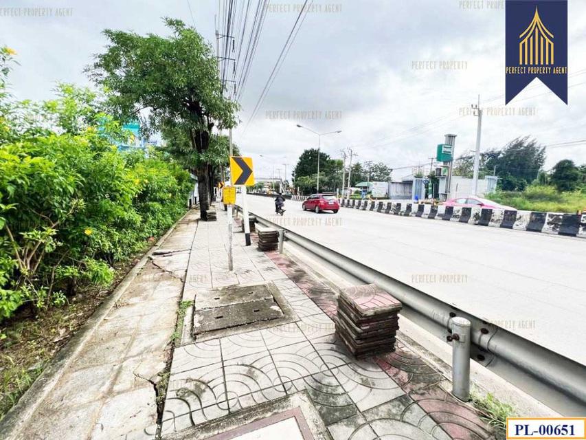 รูป ที่ดินเปล่าสีเหลือง ถนนร่มเกล้า แสนแสบ มีนบุรี กรุงเทพมหานคร ทำเลดี 20 ไร่ 2