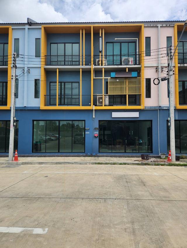ให้เช่าอาคารพาณิชย์โฮมออฟฟิศ 3 ชั้น เดอะ คอนเนค บิซทาวน์ @กรุงเทพฯ-ปทุมธานี เริ่มต้น 25,000 บาทเดือน 2