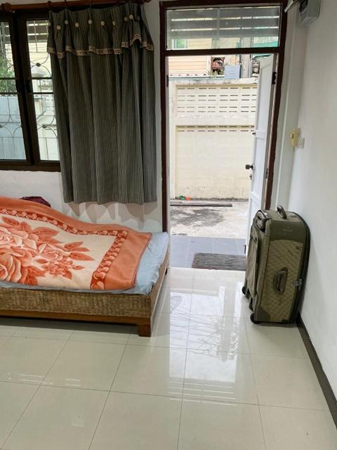 MRTอิสรภาพ จอดรถ 2คัน 80 ตรม. BiGC บิ๊กซีอิสรภาพ! วงเวียนใหญ่ 25ตรว.1นอน 1น้ำ 5