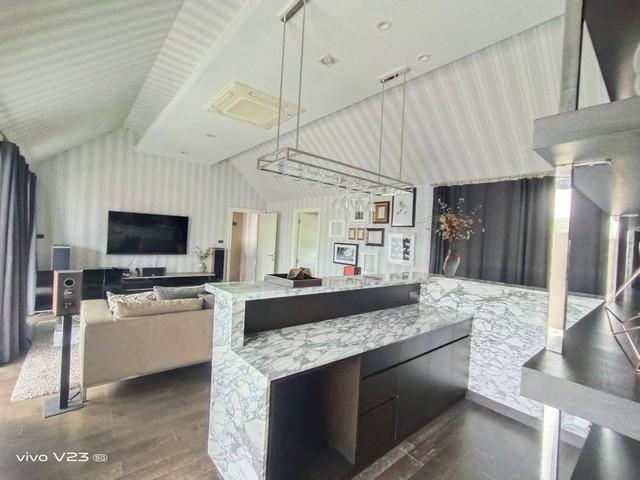 ขายบ้านเดี่ยว 3 ชั้น  Private Nirvana Residence ขนาดที่ดิน 70 ตารางวา พื้นที่ใช้สอย 370 ตารางเมตร หลังมุม ตกแแต่งพร้อมอยู่ 4 ห้องนอน 5 ห้องน้ำ  17