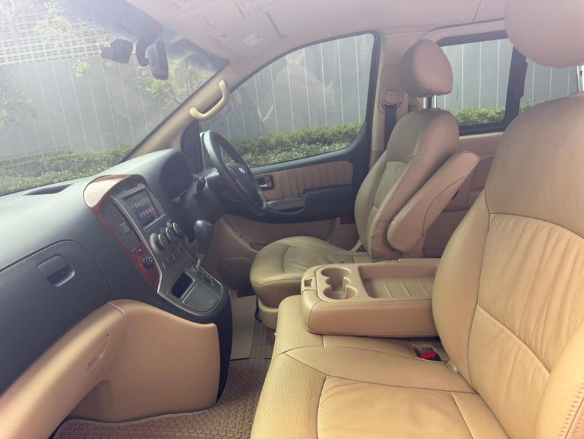 2010 จด 2011 Hyundai H-1 2.5 Deluxe รถยนต์ 11 ที่นั่ง รถครอบครัว ราคาน่ารัก 19