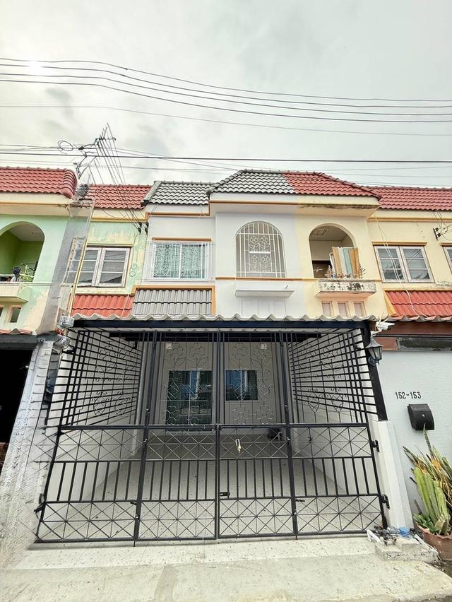 ทาวน์โฮมใกล้บางแสน📍 ตลาดประมงอ่างศิลา 1