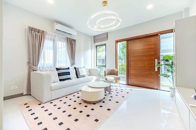 ใกล้ เมกาบางนา 500 ม. หลังใหญ่ 62 ตร.ว. บ้านเดี่ยวหรูสไตล์โมเดิร์น 2 ชั้น ฟังก์ชันครบ 4 นอน 5 น้ำ ทำเลศักยภาพติดถนนเมน ใ รูปย่อยที่ 3