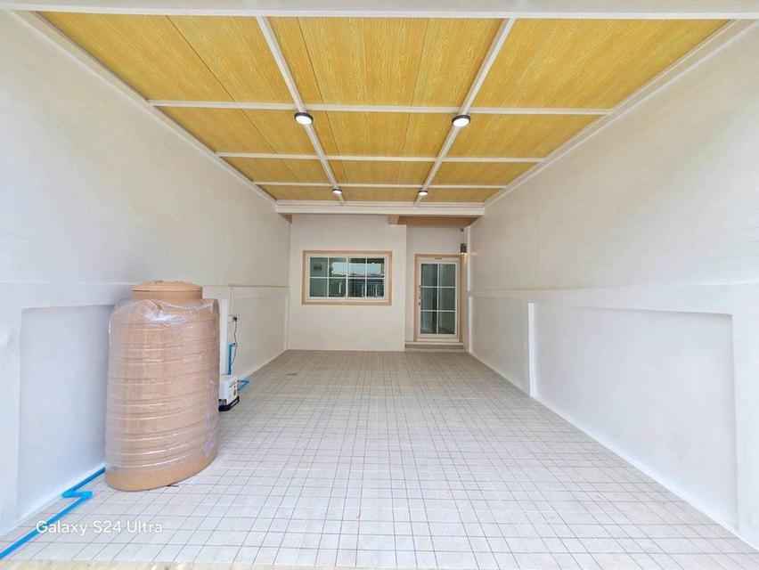 หมู่บ้านรัตนาวดี  จันทร์ทองเอี่ยม ทาวน์เฮาส์ 2 ชั้น ตกแต่งใหม่พร้อมอยู่ใกล้เซ็นทรัลเวตเกส ทำเลรถไฟฟ้าMRT เข้าออกได้ 2 ทาง ถนนกาญจนาภิเษกและแยกบางพลู 5