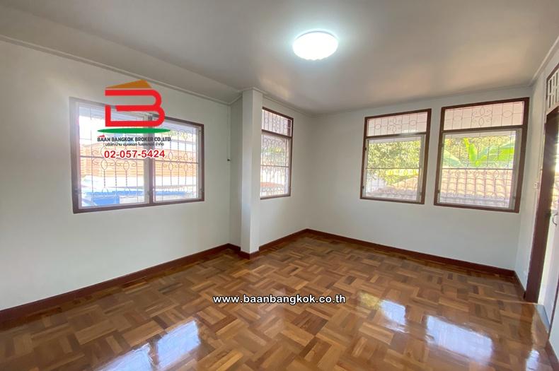 ให้เช่า บ้านเดี่ยว เนื้อที่ 117 ตร.ว. สวนพงษ์เพชร ซอย 2 (ซอยแจ้งวัฒนะ 43) ถนนแจ้งวัฒนะ ตำบลคลองเกลือ อำเภอปากเกร็ด นนทบุรี 11