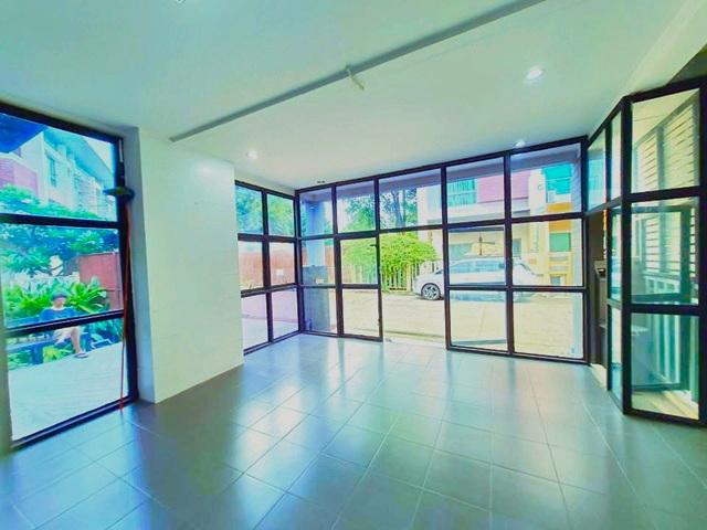 MRTแจ้งวัฒนะ ปากเกร็ด28 500 ม. 38ตร.ว. 380ตร.ม. ป.ป.ท. ใกล้เซ็นทรัล แจ้งวัฒนะ 550 ม. ทาวน์โฮม 3 ชั้นหลังมุม 3 นอน 4 น้ำ 3