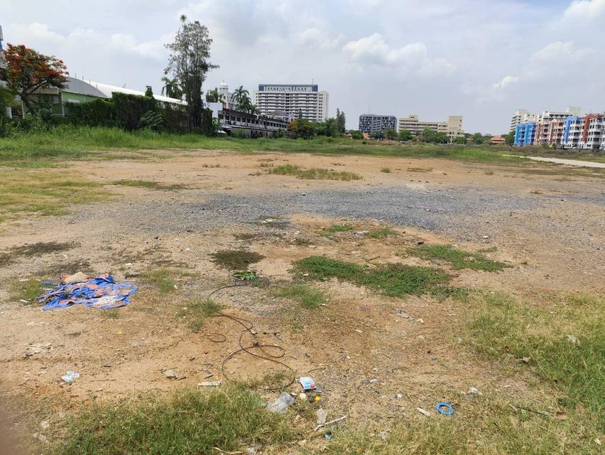Selling large land very beautiful land with main road suitable big project ONNUT - LATKRABANG ROAD 6