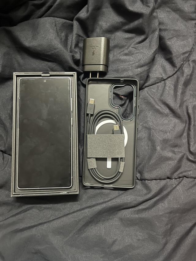 Samsung S25 ultra 1TB/12GB 9