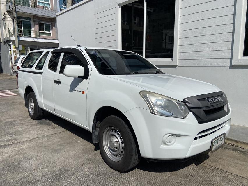 Isuzu d-max รถกระบะ 2017 มือเดียว ออกศูนย์ ไมล์น้อย