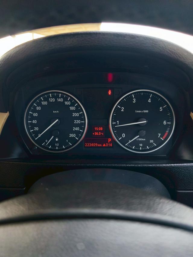 BMW รุ่น : X1 2.0 sDrive18i (5 ประตู) รูปที่ 12