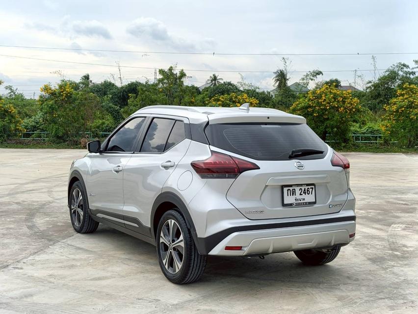 NISSAN Kicks Wagon 4dr V FWD 1.2i Y22 (mnc)สีเทา ออโต้ รถสวยรถบ้านสภาพป้ายแดง