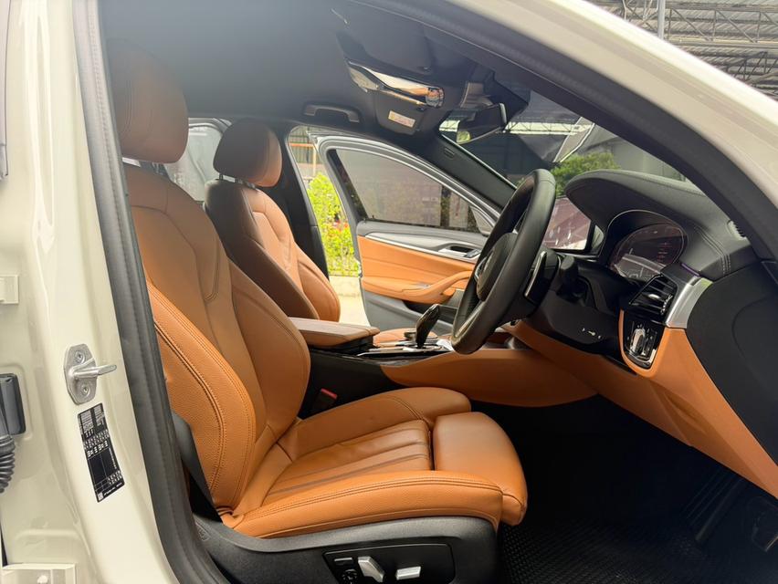 BMW 520d M Sport LCI (G30) ปี 2021 รูปที่ 9