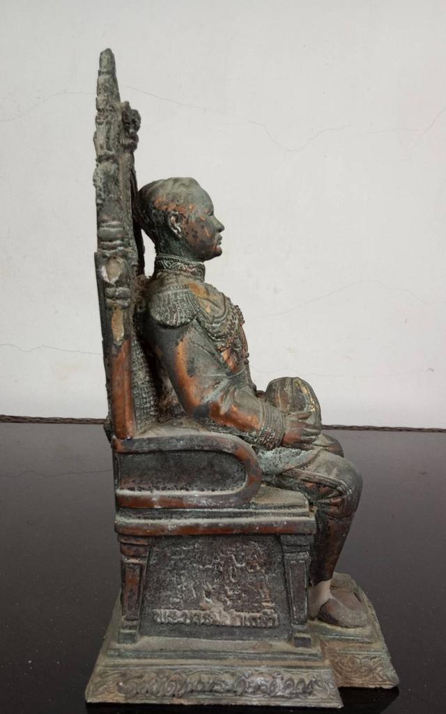 580.พระบรมรูปหล่อในหลวงรัชกาลที่ 5 พระบาทสมเด็จพระปรมินทรมหาจุฬาลงกรณ์ พระจุลจอมเกล้าเจ้าอยู่หัว ทรงประทับนั่งบัลลังก์