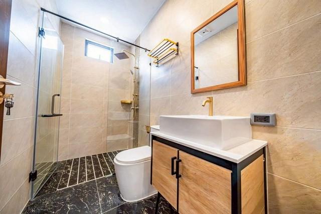 บ้านสไตล์โมเดิร์นทำเลดีในพัทยา โครงการ : บ้านพูลวิลล่าส่วนตัว ซอย กอไผ่ 6