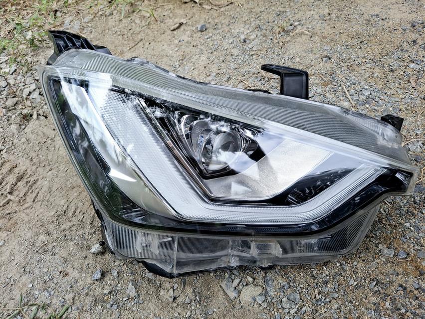 ไฟหน้าLDA แท้ ใส่ปี20-23 สภาพสวย ขายึดครบ 2