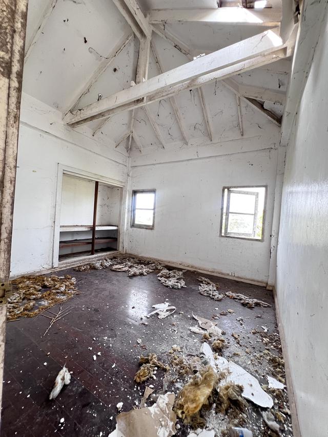 ขายบ้านเก่าพังตามสภาพ 9