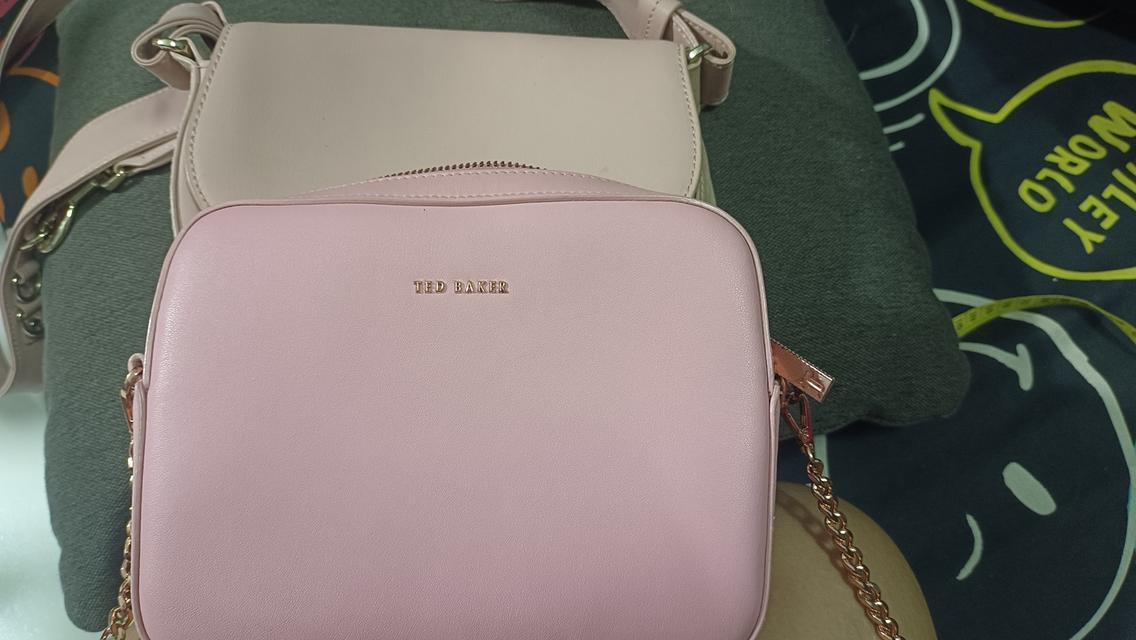 Ted Baker แท้ (รุ่น Amora)""กระเป๋าทรง Camera Bag สีชมพู อะไหล่ Rose Gold""หนังวัวแท้ 100%"