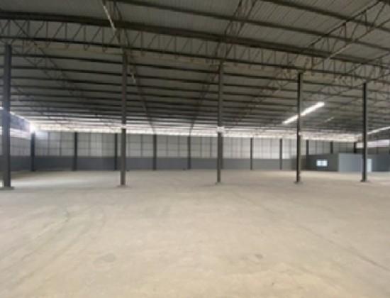 ให้เช่าโกดังพร้อมสำนักงาน พื้นที่ 1000 ตารางเมตร ถนนบางนา ตราด-กม.5 เข้าซอยไม่ลึก 5