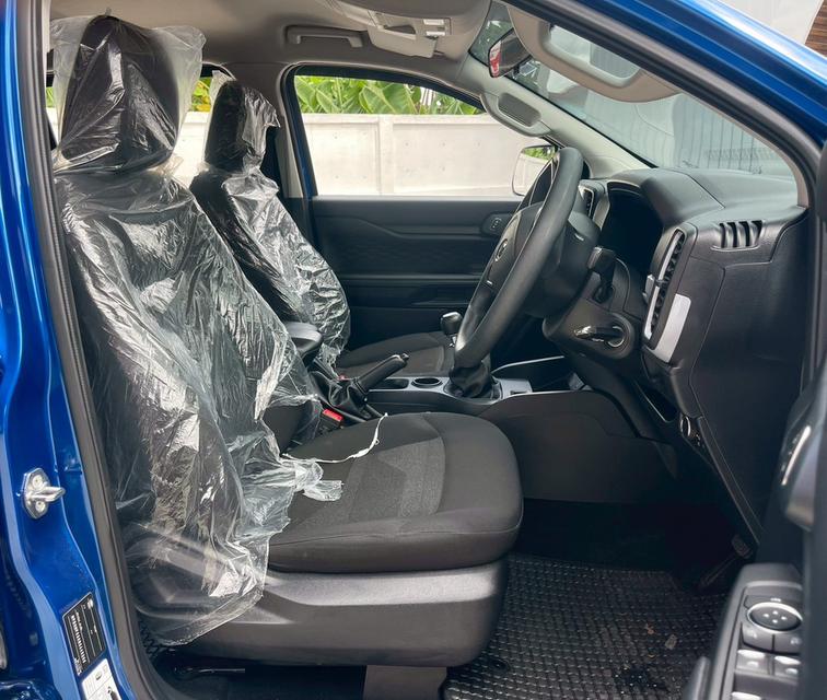 ปี 2025 Ford Ranger 2.0 XL Double Cabสีน้ำเงิน เกียร์ธรรมดา 5 สปีด 8
