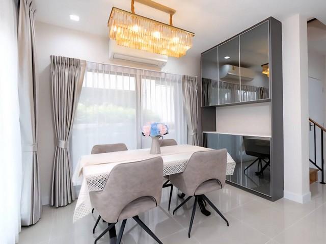 บ้านเดี่ยว2ชั้นให้เช่า 51ตรว.วิวสระว่ายน้ำ ทิศใต้ หลังมุม ถนน กาญจนาภิเษก-พระราม9 2