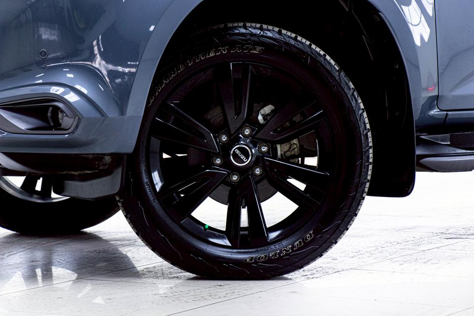 ISUZU MU-X 3.0 Phantom Collection Ultimate 2WD 2023