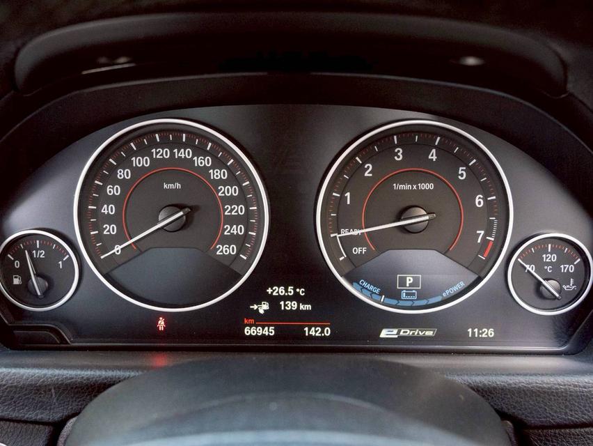 BMW 330e Sport ปีจด 2018 เจ้าของเดียว รถสวยไม่มีอุบัติเหตุ ยางปี 2025 13