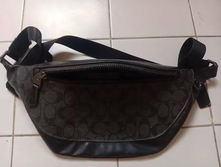กระเป๋า COACHชื่อรุ่น: Warren Belt Bag In Signature Canvasสี:  ( สีเทาดำ )