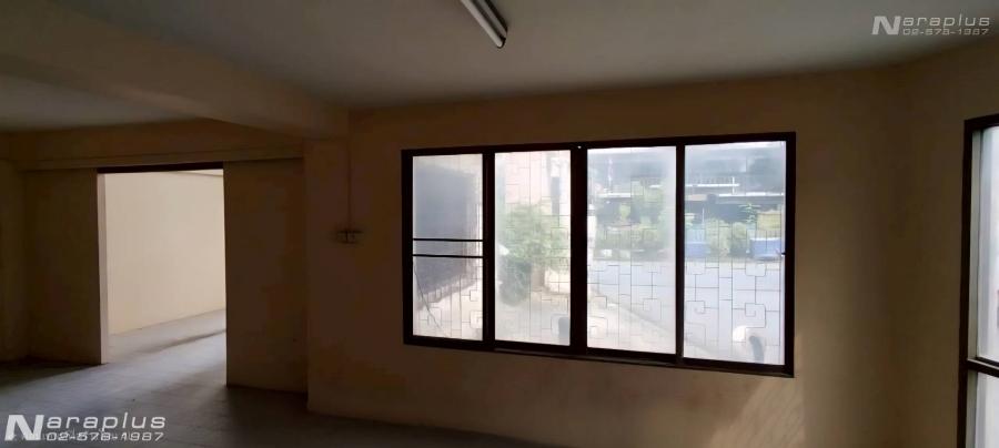 69020088 : ขายอาคารพาณิชย์ 4 ชั้น 2 คูหา พร้อมดาดฟ้าขนาดใหญ่ บนที่ดินขนาด 42 ตร.ว. หน้าหมู่บ้านกัญจน์เพชร วิลล่า ประชาอุทิศ 17 ดอนเมือง พื้นที่เยอะ คุ 4