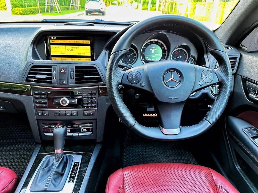 BENZ E250 COUPE AMG หลังคาแก้ว สีขาว เบาะแดง ปี 2012 อ็อฟชั่นเต็มสุดครับคันนี้ รูปที่ 7