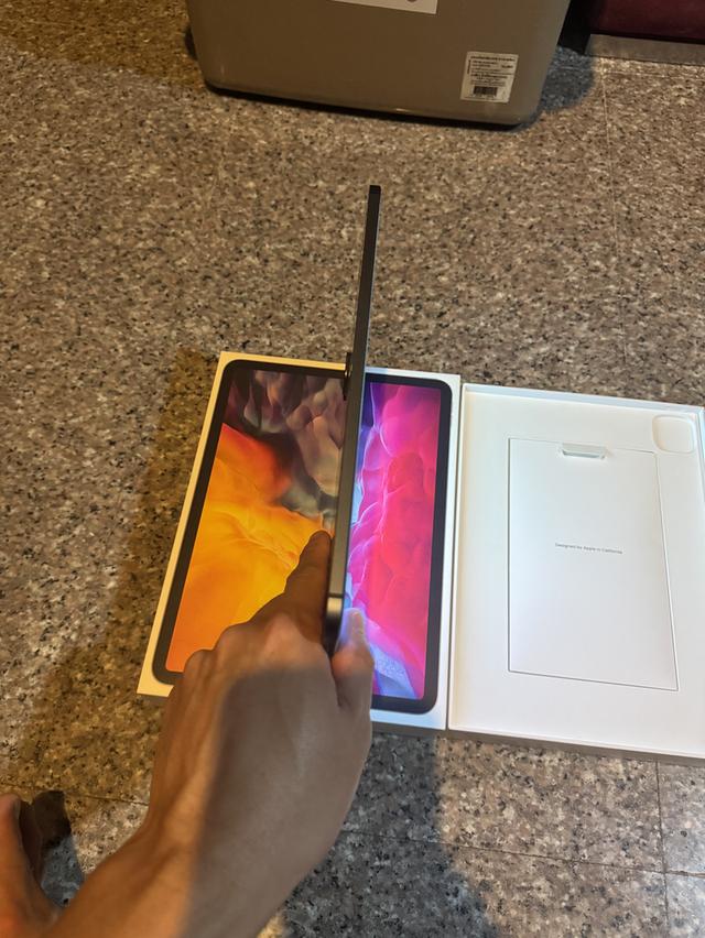 ขายiPadPro11นิ้วสีSpace Gray128กิ๊กWifi Celluer มีกล่องอีมี่ตรงสภาพสวยๆใช้งานดีถูกๆ 5