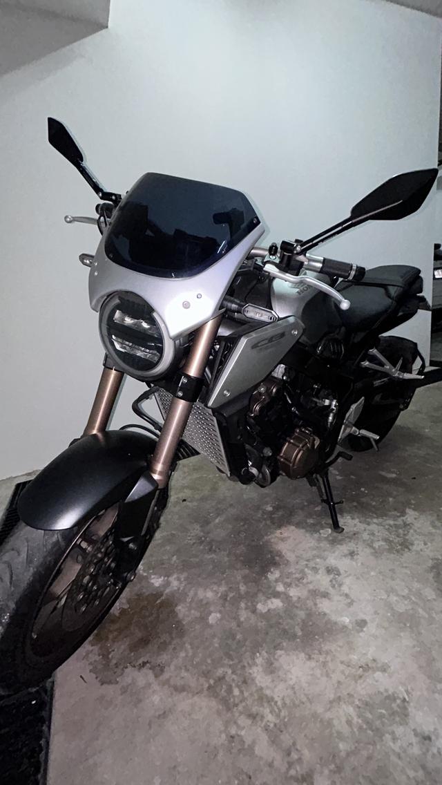 selling beautiful CBR650 bike