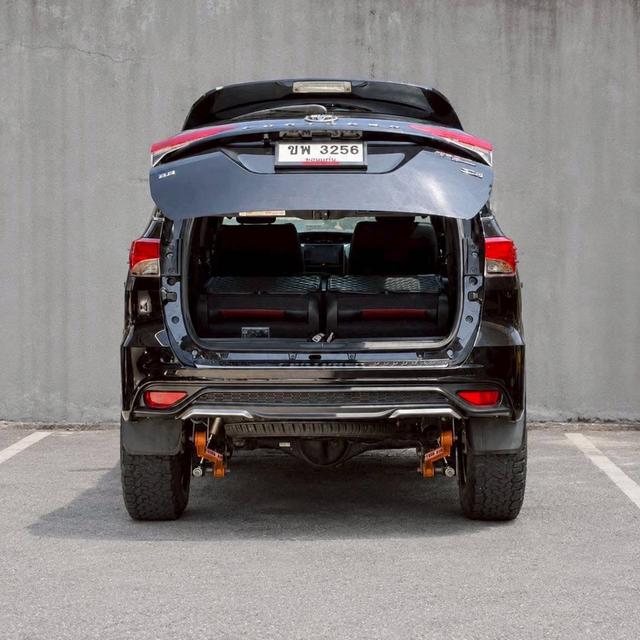 Toyota Fortuner 2.8 TRD SPORTIVO 4WD 2019 รูปที่ 6
