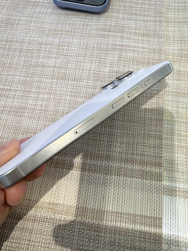 iPhone 16 Pro สีขาว 512 เครื่องเดิมๆไม่เคยซ่อม  อุปกรณ์ครบยกกล่อง รูปที่ 3