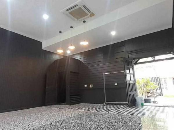 ให้เช่าโกดังพร้อมออฟฟิศใกล้เดอะมอลล์บางกะปิ พื้นที่ 54 ตรว.ถนนลาดพร้าว ถนนนวมินทร์ 8